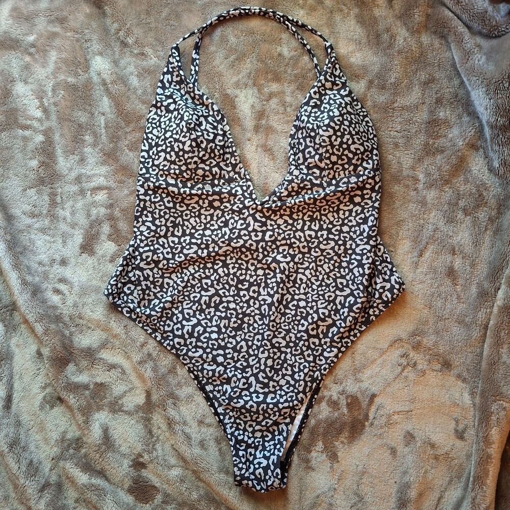 Cupshe Women's XL Leopard Print One-Piece Swimsuit - High Neck, Criss Cross, NWT